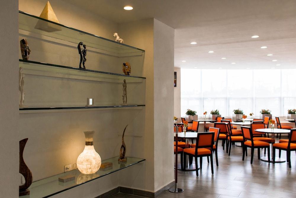Mision Angelopolis Hotel 4*